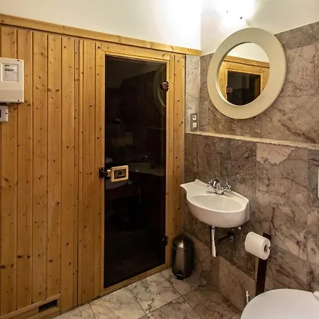 Lägenhet Olives Ruterra Loft With Sauna Prag
